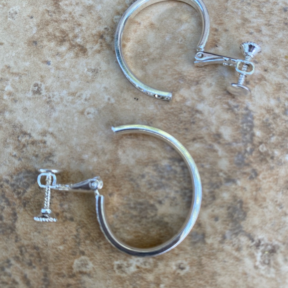 Vintage EUC rhinestone hoop earrings - Picture 6 of 8